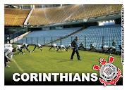 O time do Corinthians treinou na noite desta terçafeira no gramado de La .