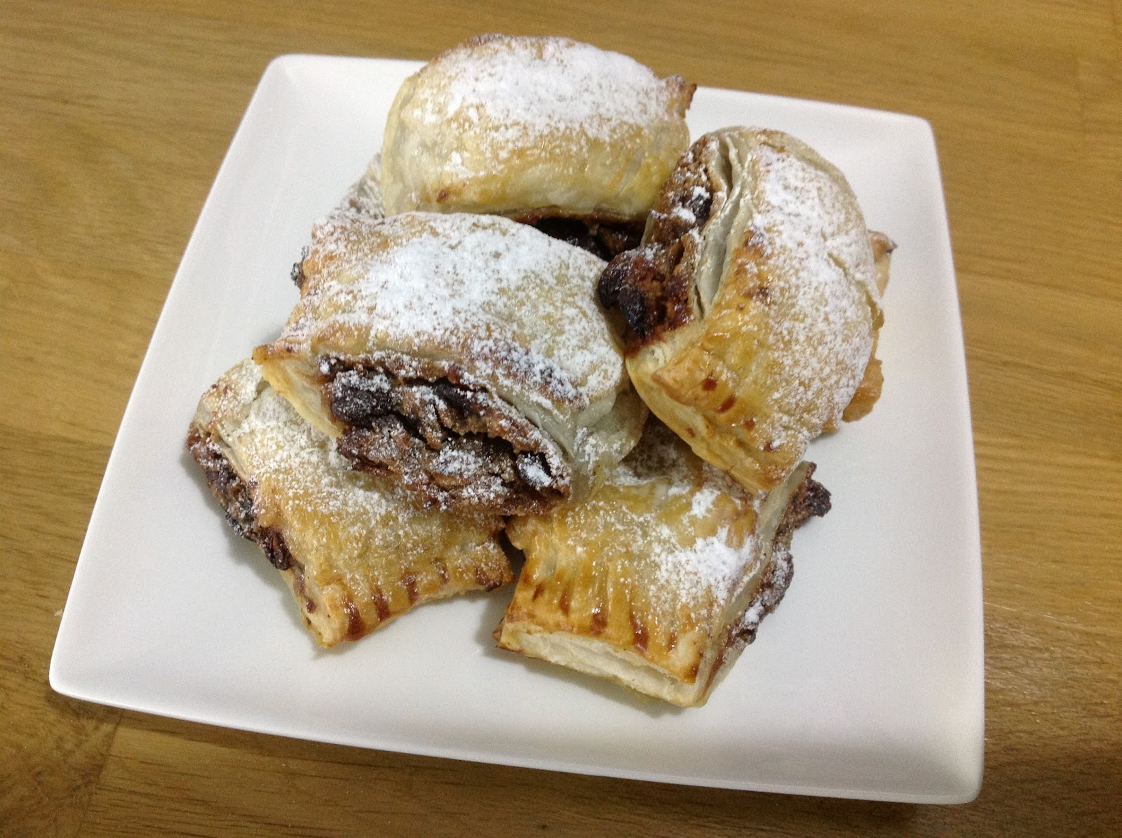 Farmersgirl Kitchen Easy Mincemeat 'Sausage' Rolls!