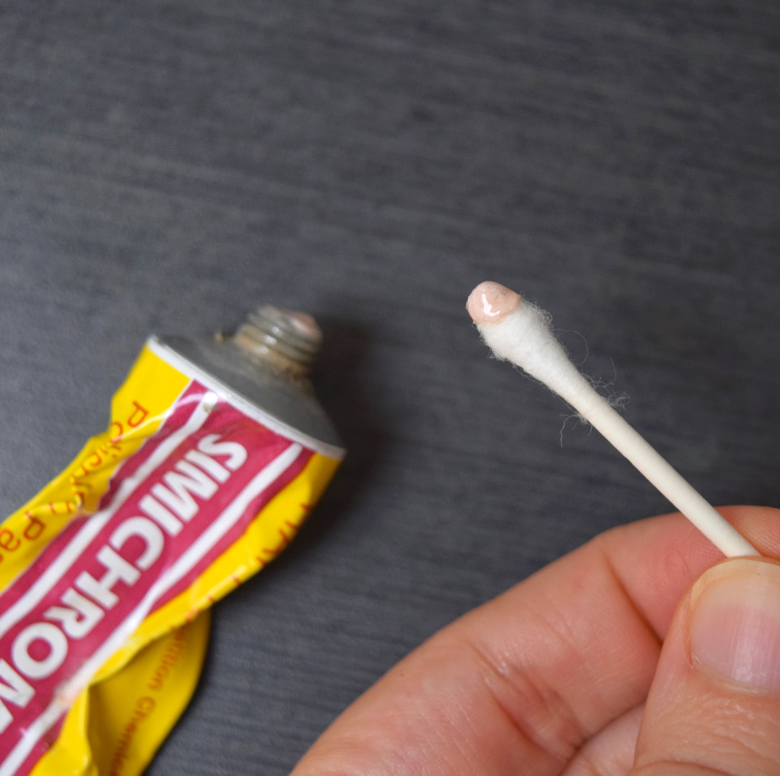 Simichrome polish is pink.