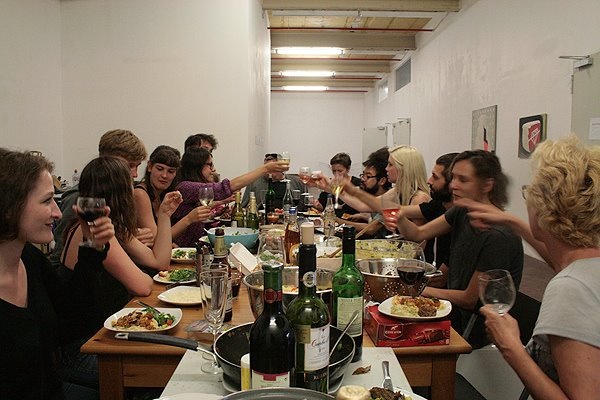 photo of Potluck supper with other Spinnerei artists