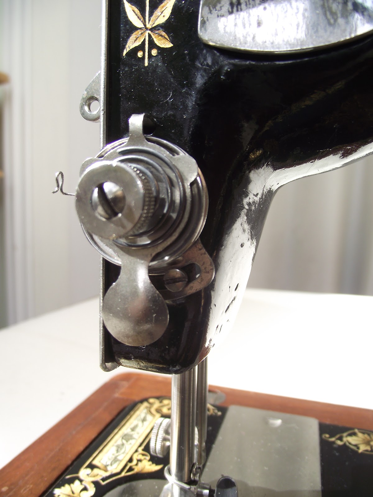 Lizzie Lenard Vintage Sewing: Tension Discs with Thumb Tabs