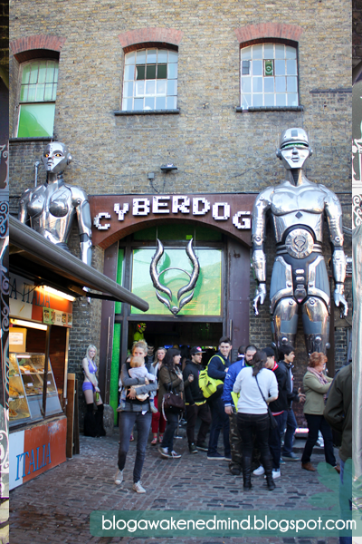 Los cyborg de la famosa fachada de Cyberdog - Camden lugares, londres, mercado, mercadillo, london, camden, donde ir, que ver, destinos turisticos, punto de interes, donde comprar,