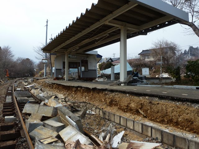 気仙沼線　津波の被害状況　南気仙沼駅