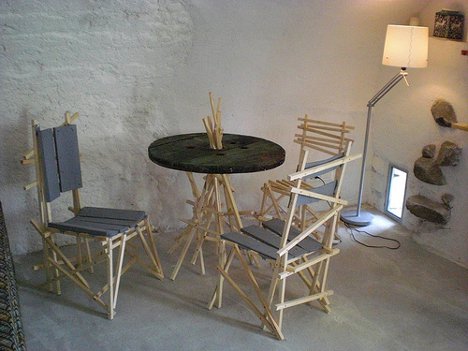 Muebles rusticos; sillas, sofas, percheros...