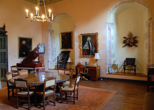 Room inside the palace