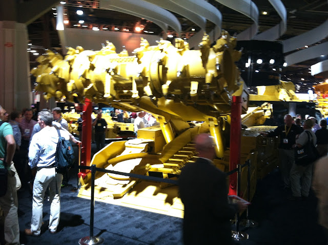 Caterpillar Underground Continuous Miner (front) Caterpillar Underground Continuous Miner (front)