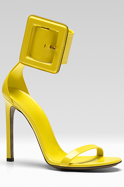 chaussure jaune talon