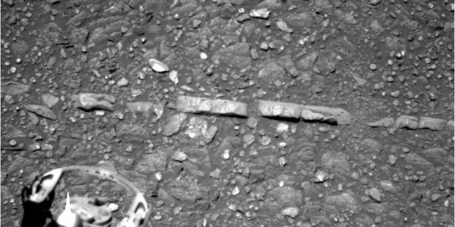 NASA muestra imágenes de lo que fué una antigua calzada en Marte Calzada+en+marte+5a