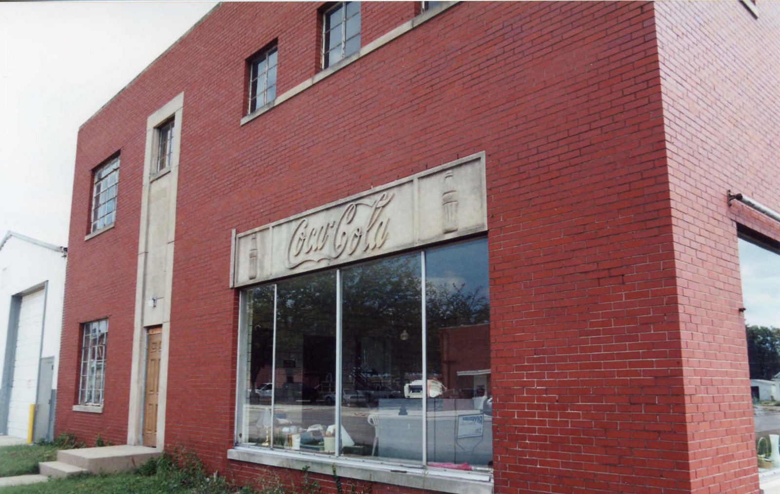 FOUND FREE & FLEA / A VERY MODEST COTTAGE GHOSTS OF MY HOMETOWN