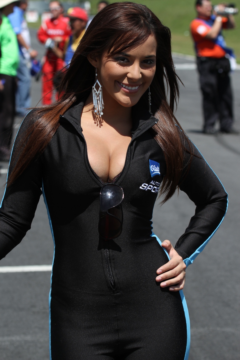 Promotoras, edecanes rajatablas