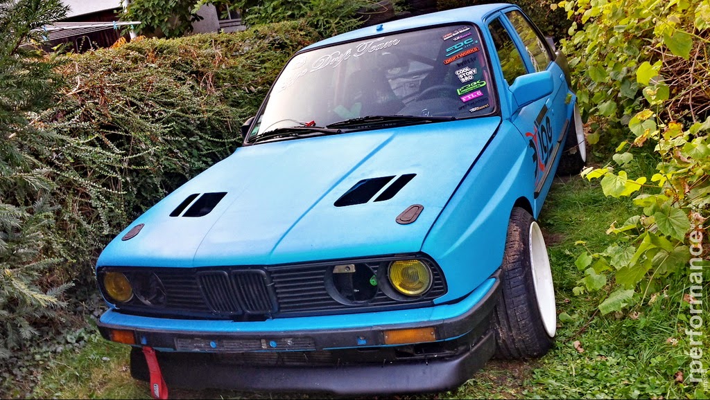 Rperformance SNAPSHOT Fiberglass hood BMW e30