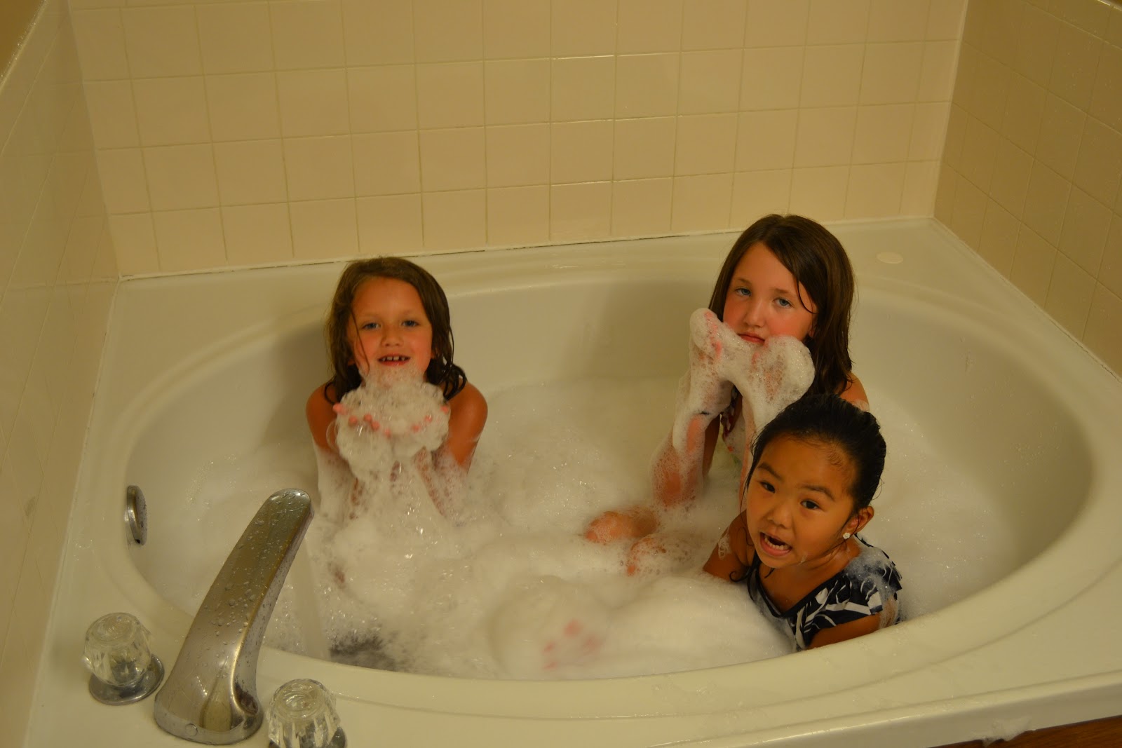 Willhoite Family: Rusty's Gatlinburg Trip with 3 Crazy Girls!