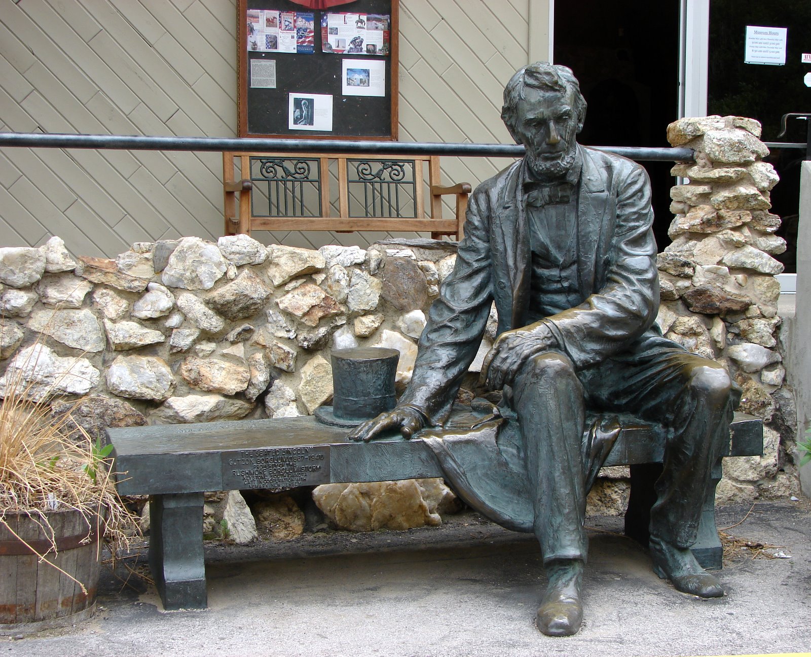 RVing and Travels...Adventures with Suzanne and Brad Rushmore Boglum Center & National