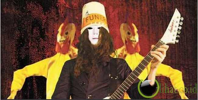 5 Pemain Gitar yang paling Unik di Dunia 5 Pemain Gitar yang paling Unik di Dunia