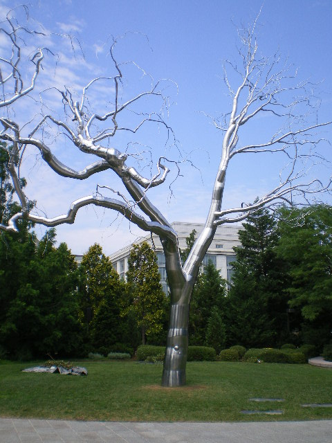Metal+Tree+at+Museum+of+Art.jpg