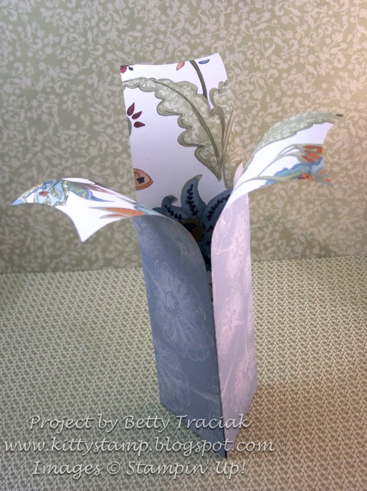 Kitty Stamp Petite Pocket Vase Tutorial