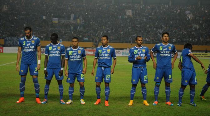 Resmi Bubar: Persib Bandung Persilahkan Pemain Cari Klub Resmi Bubar: Persib Bandung Persilahkan Pemain Cari Klub