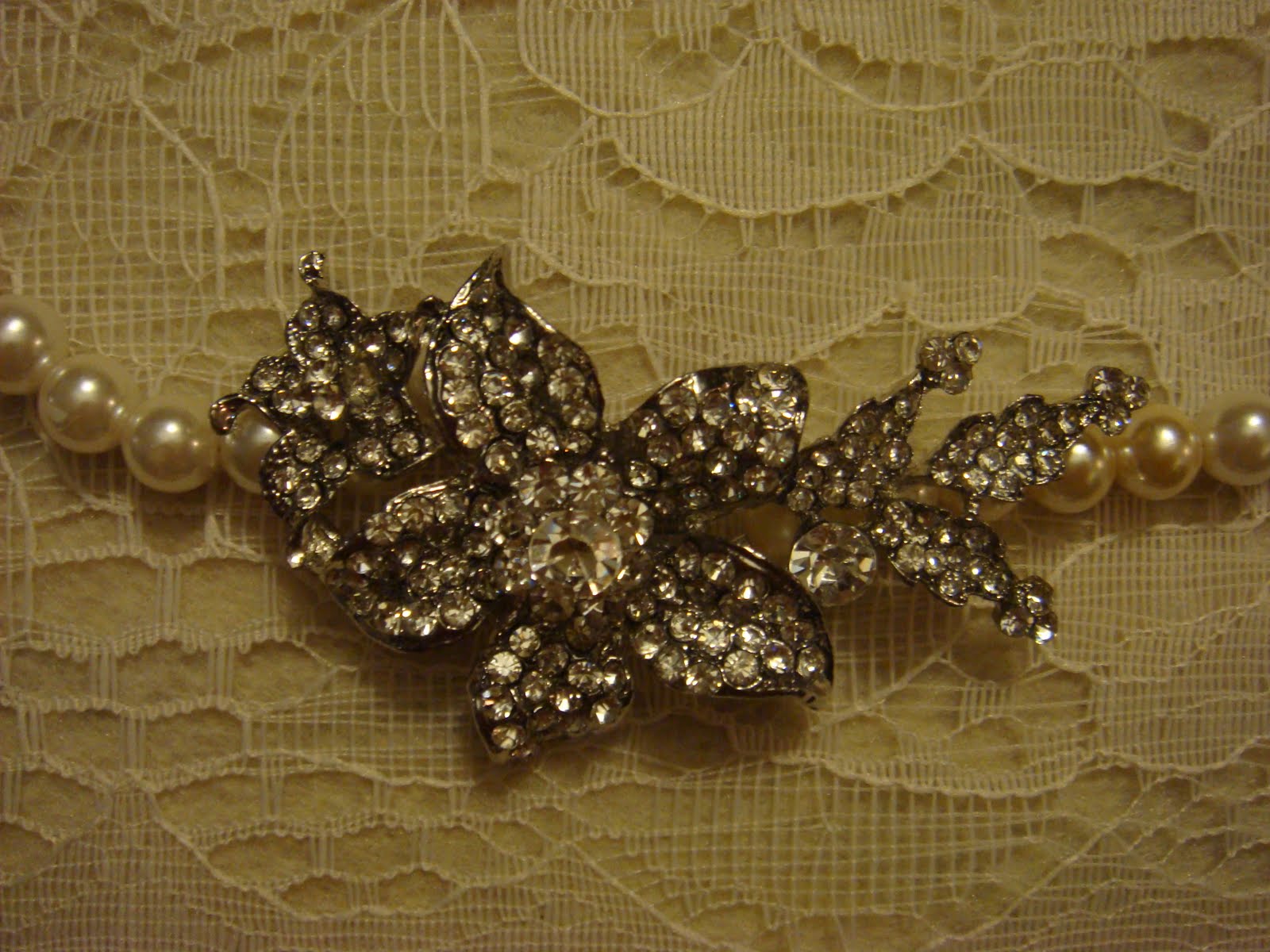 DSMeeBee DIY Vintage Broach Necklace