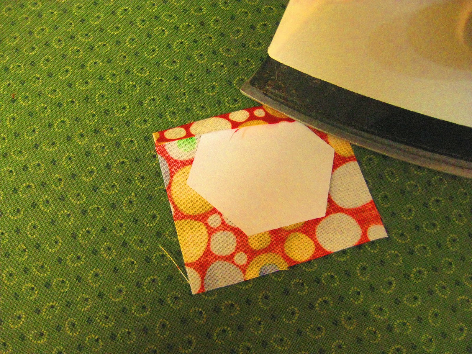 janae king designs Hexagon Quilt Block Tutorial