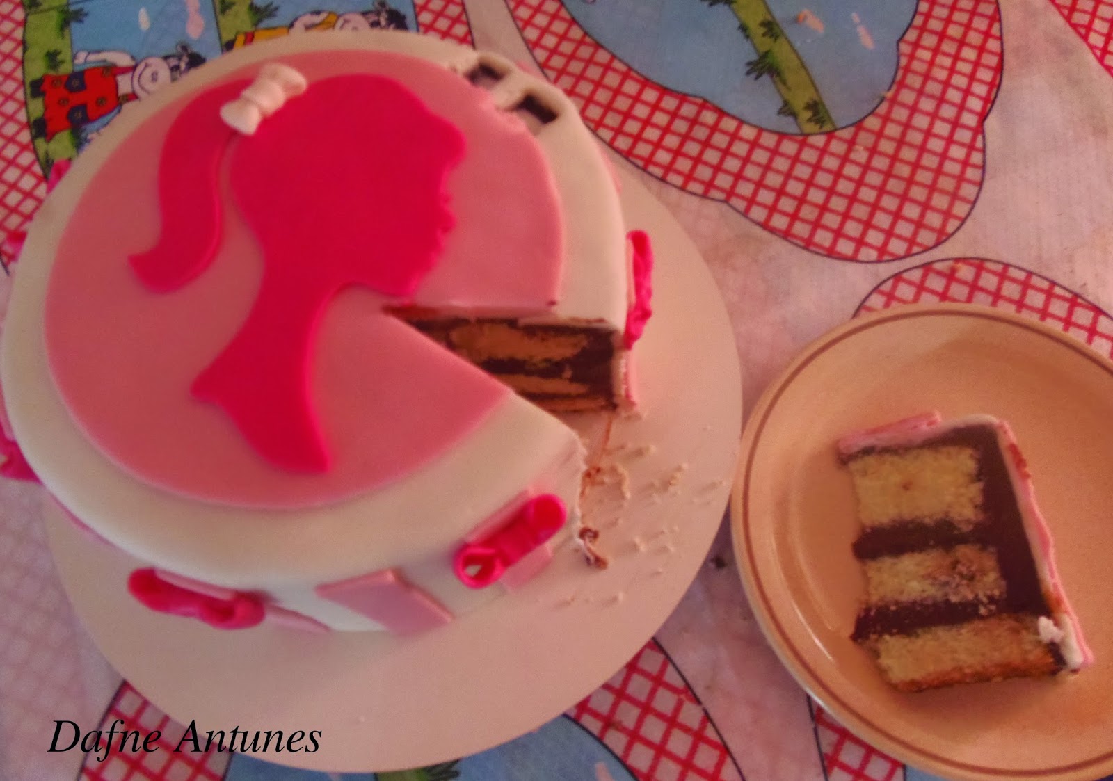 Bolo Da Barbie Com Pasta Americana Doce Arte Veja mais ideias sobre bolo, bolo de 15+ modelos de bolos de noiva lindos. doce arte