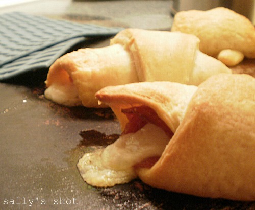 Drinking From My Saucer :: Project Pinterest: Crescent Pepperoni Roll-Ups