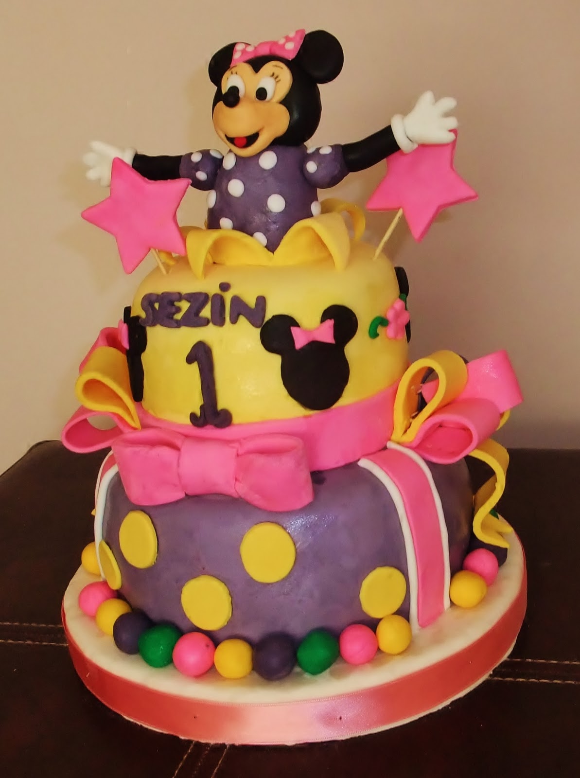 İpek Butik Pasta ,Çikolata ve Kurabiye minnie mouse pastası