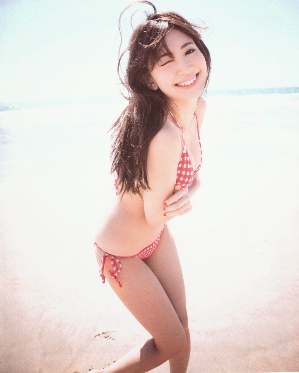 Haruna Kojima: "Dousuru?" photobook scans #1.