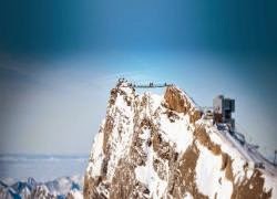 Η γέφυρα στις Ελβετικές Αλπεις που ζαλίζει: Κρέμεται στα 3.000 μέτρα και θα συνδέει τις κορυφές δύο βουνών [εικόνες]