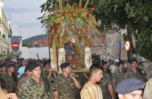  Χαλκίδα: Με λαμπρότητα και τιμές γιορτάστηκε η Αγία Παρασκευή (ΦΩΤΟ)