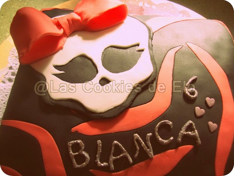 http://lascookiesdeelo.blogspot.com.es/2013/01/tarta-de-cumple-lo-monster-high.html