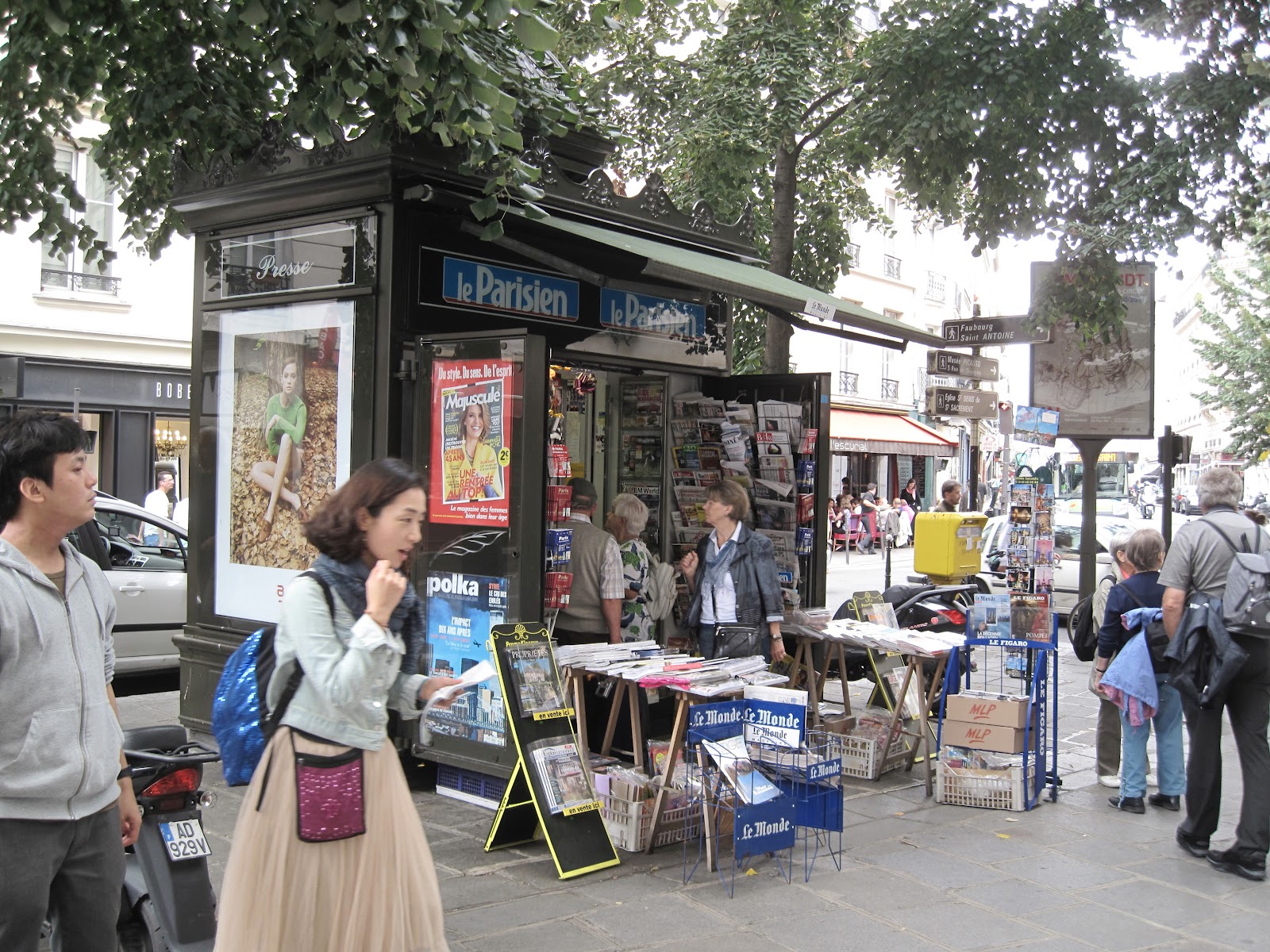 paris kiosk