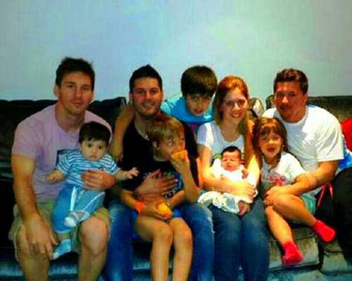 messi in action: messi family