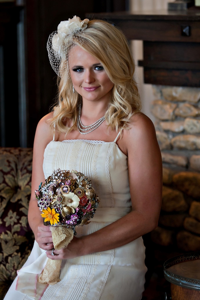 Trinkets Jewelry Designs January 2017 Country Singer Miranda Lambert Had An Event Like This When She Married Blake Shelton In May Of 2017 All The Brooches Were Incorporated Into Her