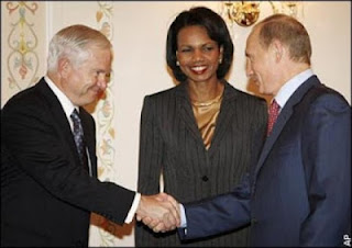«Ο Πούτιν μας παίρνει τη Μέση Ανατολή»! Άρθρο της Κοντολίζα Ράϊς και του Ρ. Γκέϊτς