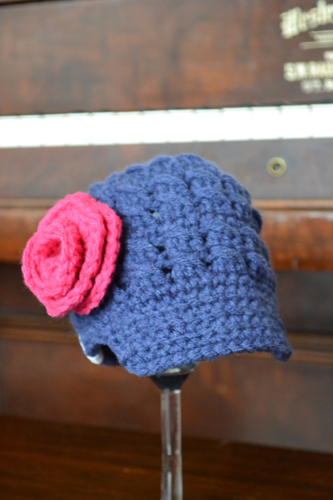 Knotty Knotty Crochet Newborn Newsboy hat FREE PATTERN