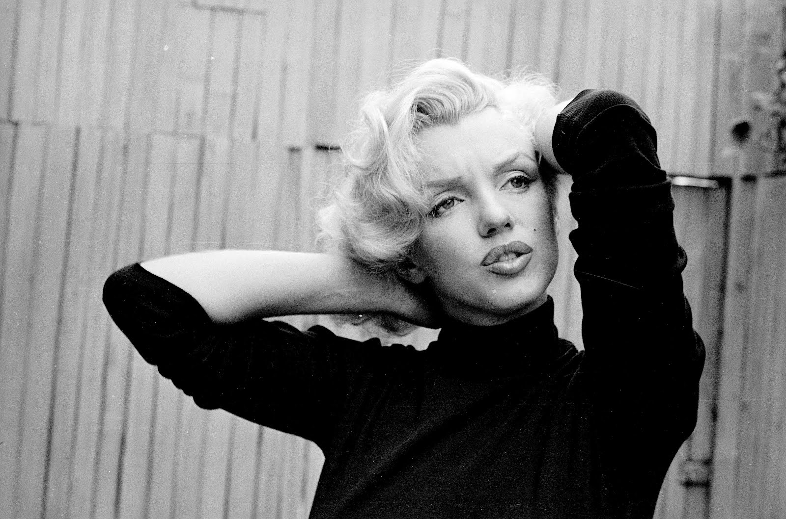 http://2.bp.blogspot.com/-UyPOwFI0nKU/T-Rjdgz1xQI/AAAAAAAAGsQ/xHWYAhVl8FQ/s1600/marilyn-monroe-2.jpg