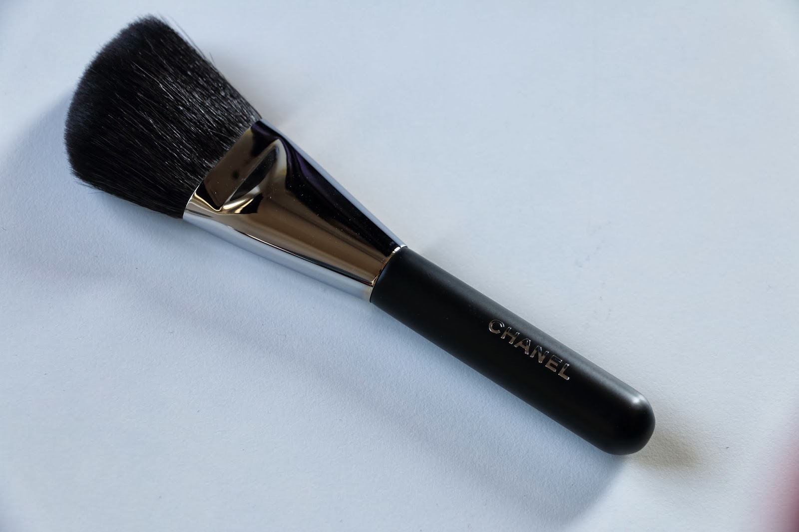 Dutch Gurl Chanel no. 2 angled powder brush review