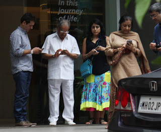 Celebs visit Hrithik Roshan post his surgery at Hinduja Hospital