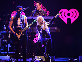 Avril Lavigne See Through Cleavage At 103.5 KISS FM’s Jingle Ball in Chicago