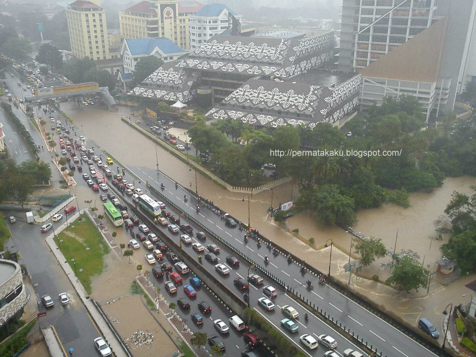 terbaru!!6 gambar sekitar banjir di kuala lumpur!  permata DUNIA