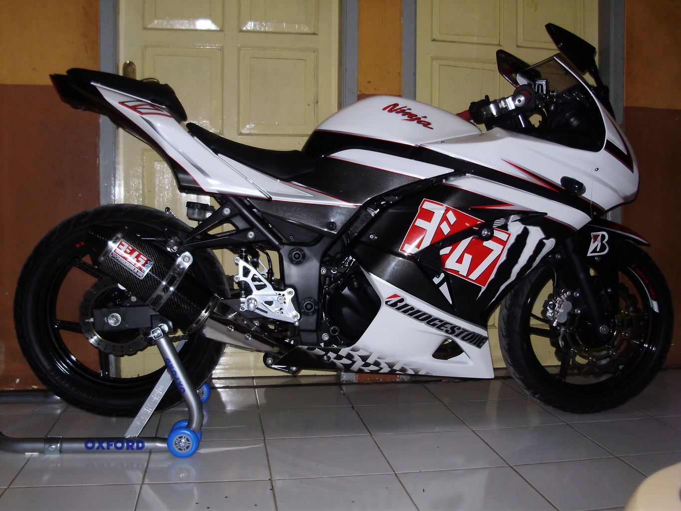 Modifikasi Ninja Vs Vixion 2012 Sarboah