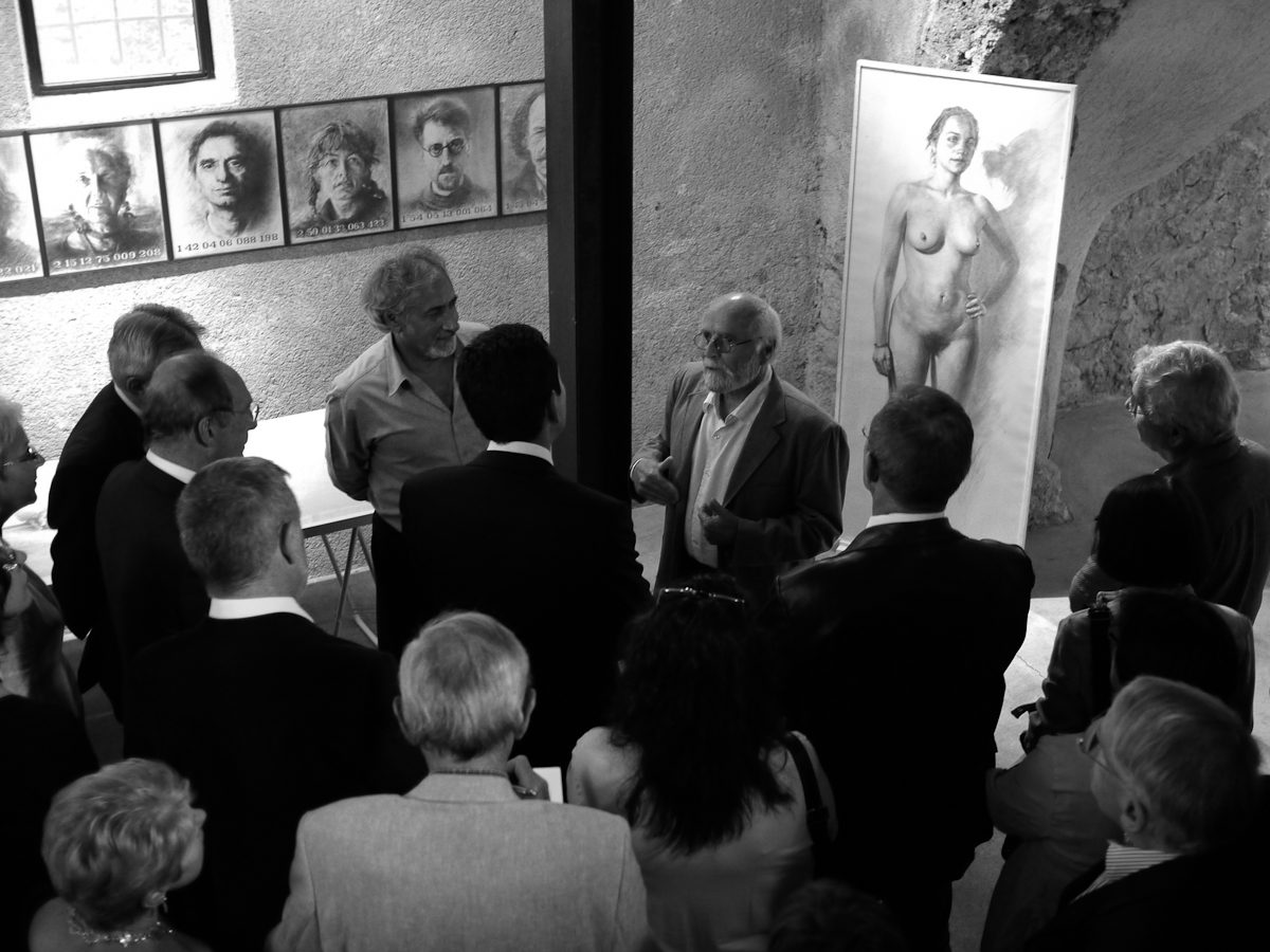 United Photo Press Magazine 100 Top International Galleries To