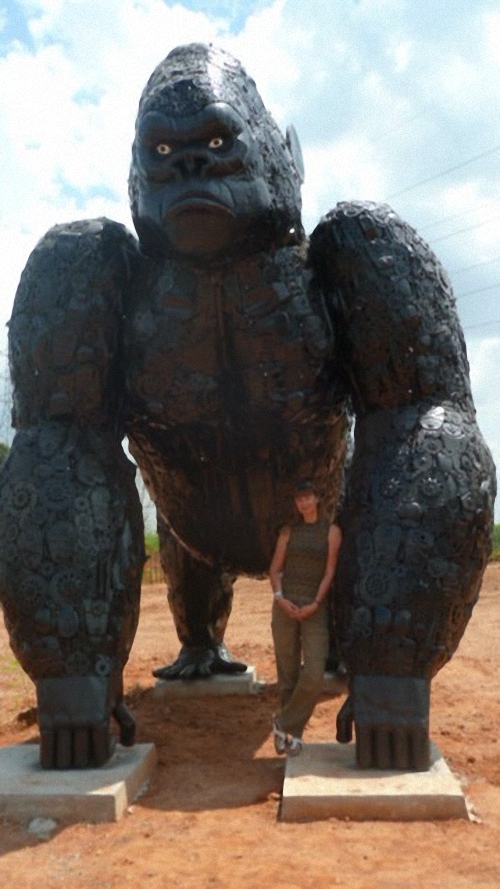 05-Large-Animal-Sculpture-Gorilla-Giganten-Aus-Stahl
