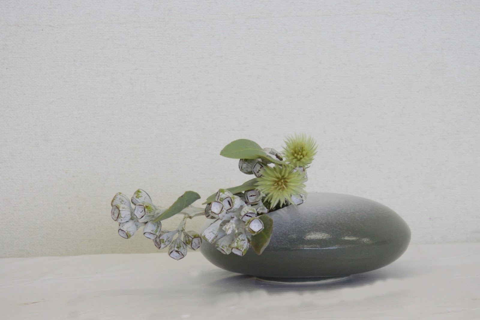 日本のいけばな ｉｔ社会で生きる補完として テトラゴナ と フィリカ めずらしい花が見つかりました