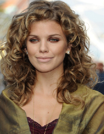 wavy curly haircuts oval faces