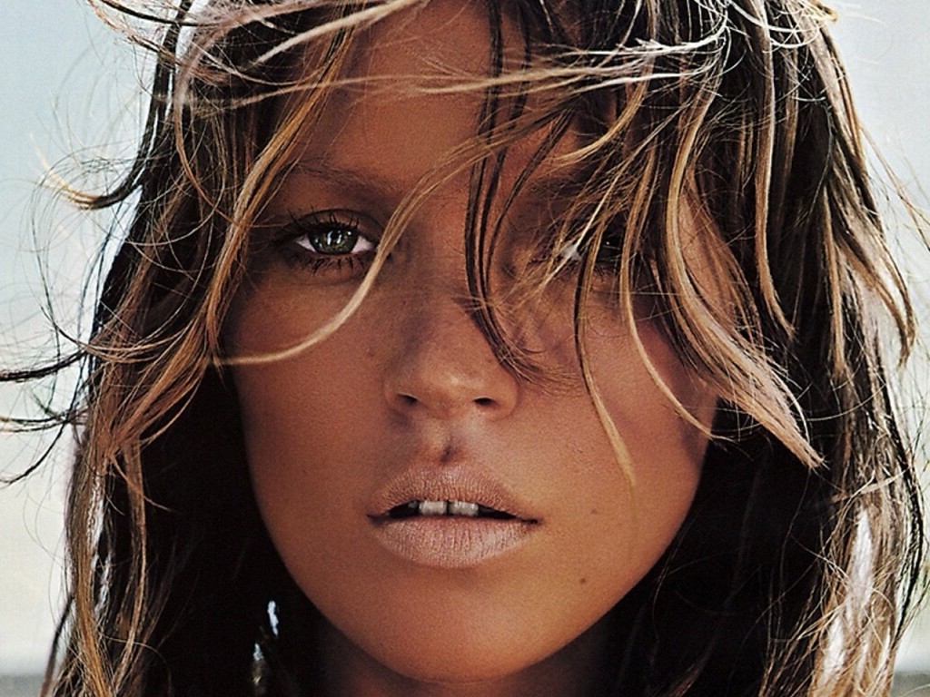 http://2.bp.blogspot.com/-V4CY75GXFjA/UHLBR786t3I/AAAAAAAAAAg/1DL3mN6uqIQ/s1600/kate_moss_20111123_1238221800.jpg