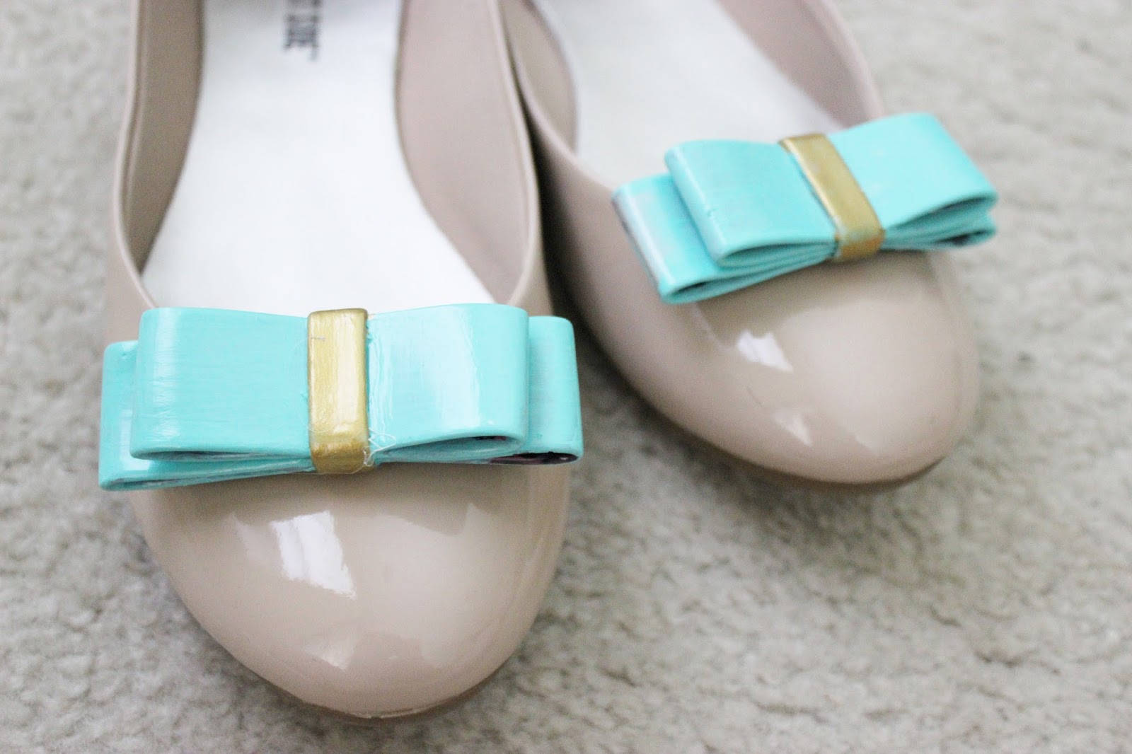Lovely On a Budget DIY BOW SHOE CLIPS