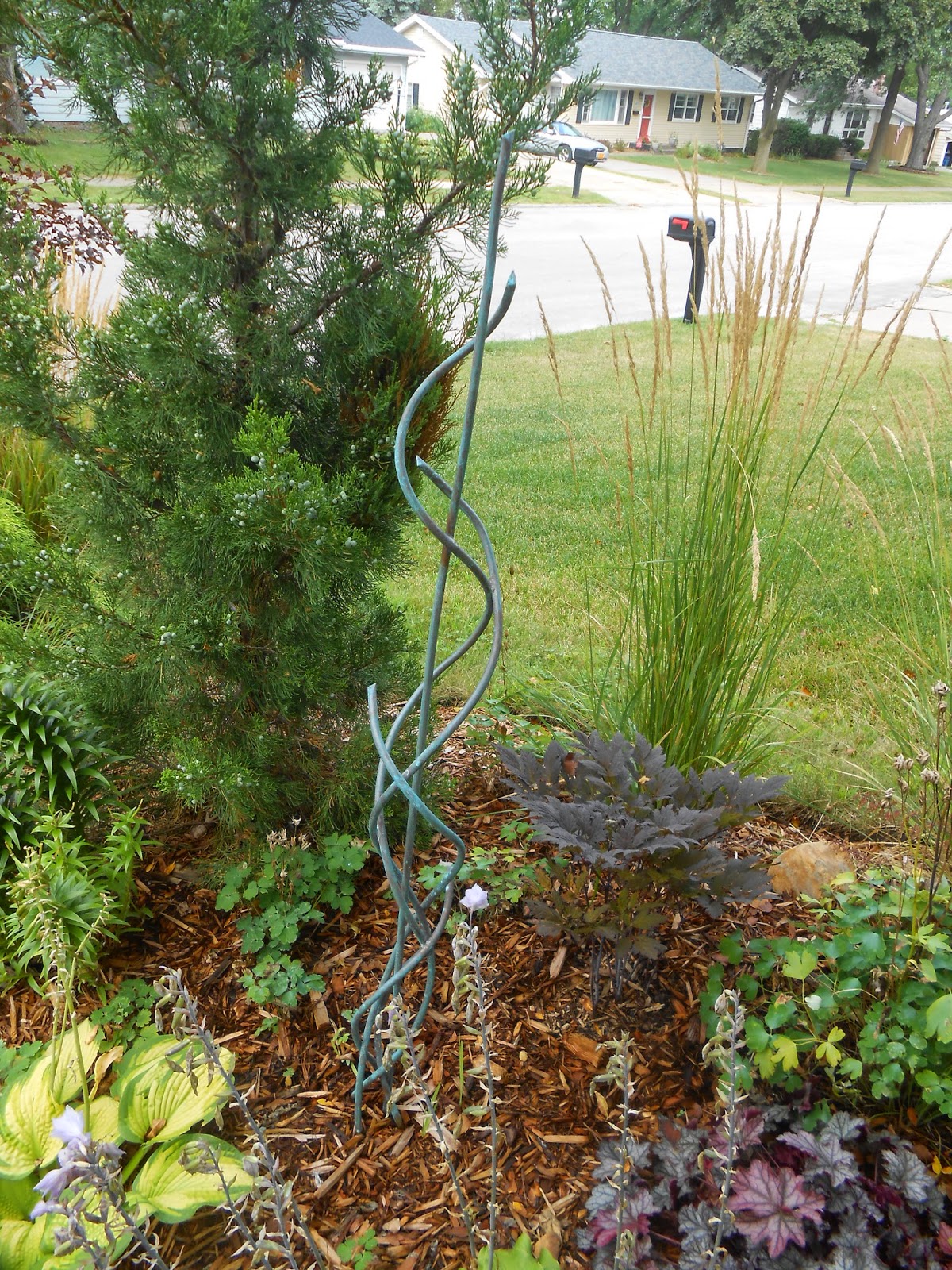 Sproutsandstuff DIY Copper Garden Art from Copper Tubing