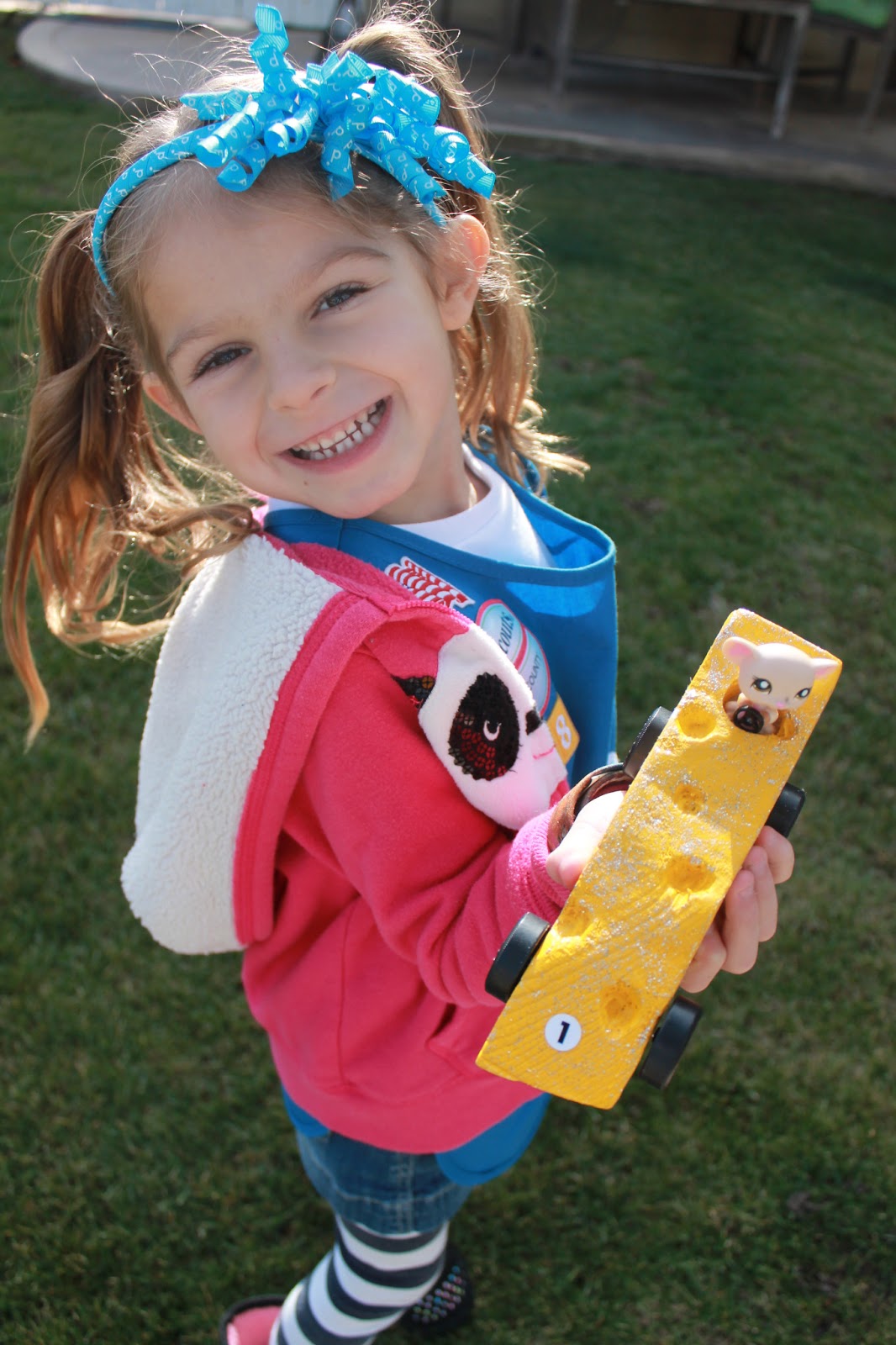 Creatively Quirky at Home Daisy Girl Scout Pinewood Derby Car Race