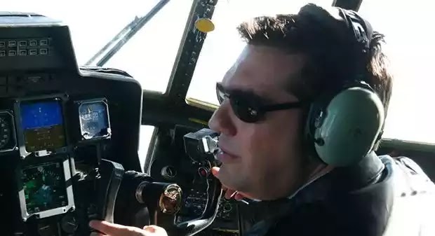 Απίστευτη πρόκληση Τσίπρα: Μετέτρεψε σε ταξί ελικόπτερο «Χιούι» για να μην χάσει τις διακοπές του Απίστευτη πρόκληση Τσίπρα: Μετέτρεψε σε ταξί ελικόπτερο «Χιούι» για να μην χάσει τις διακοπές του